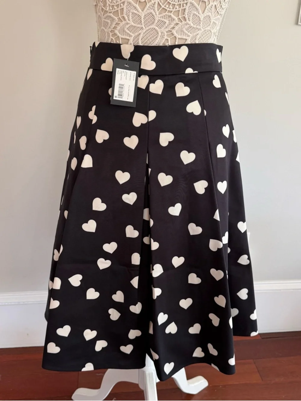 KATE SPADE ♠️ Scattered Heart Black & White Pleated Midi Skirt Sz 4 $298 - Picture 3 of 4